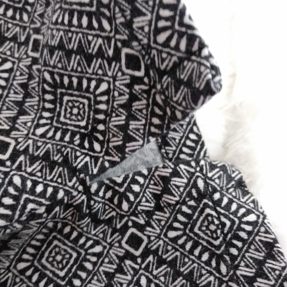 Ruby Rd. Stretch pull-on Capris - Picture 2 of 7